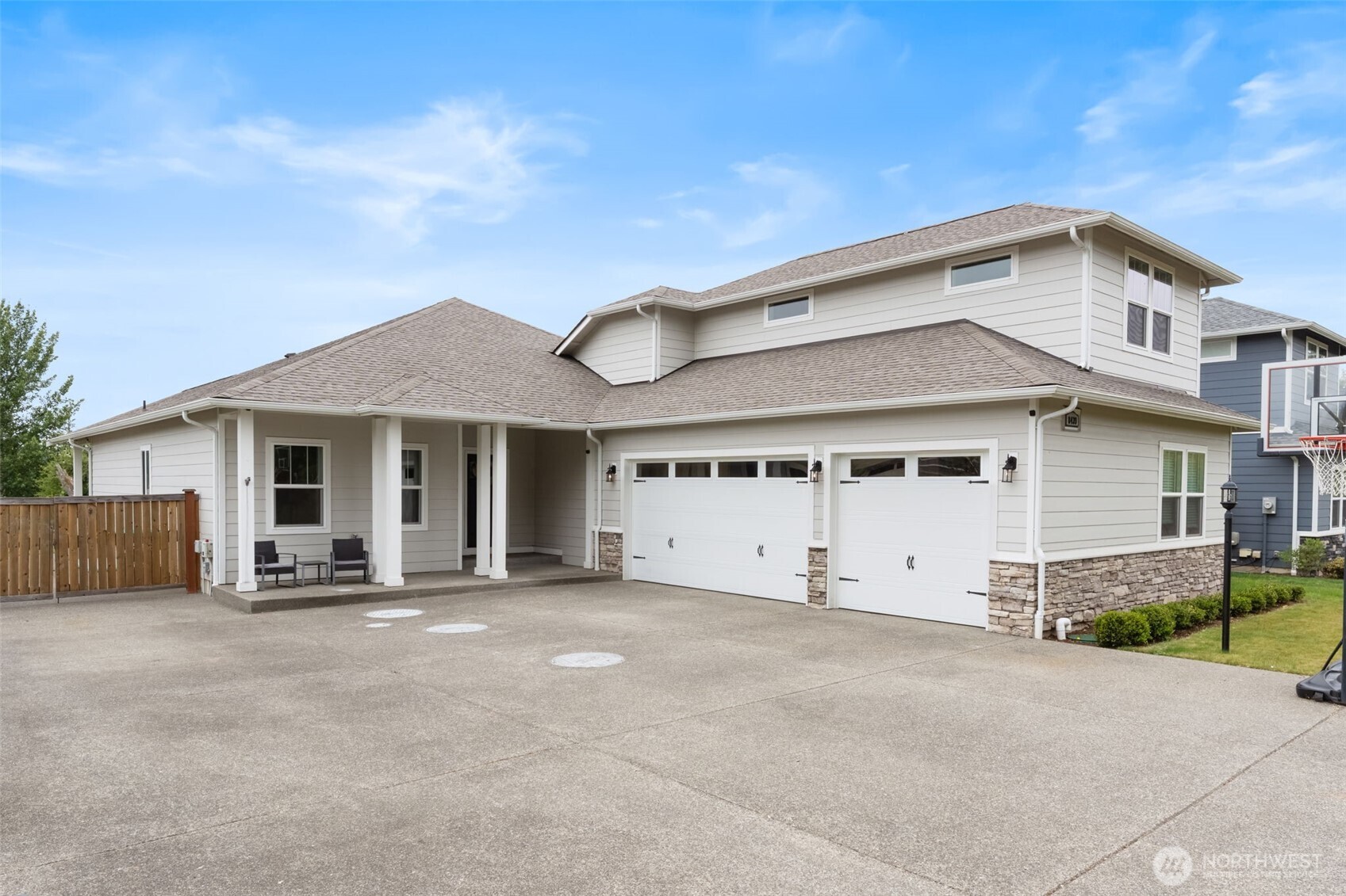8439 Viewcrest Lane Property Photo 1