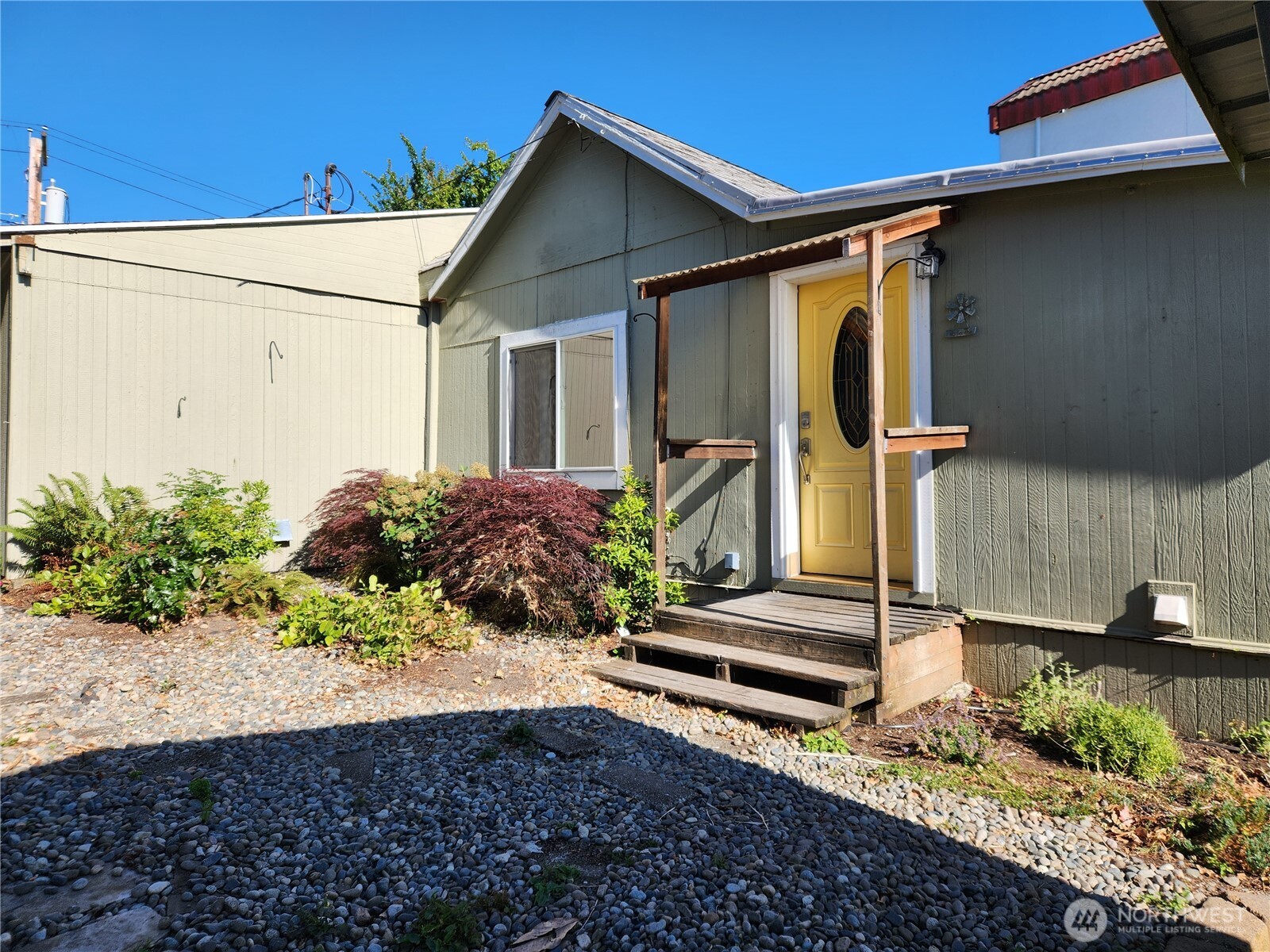 920 Highland Avenue B Property Photo 1
