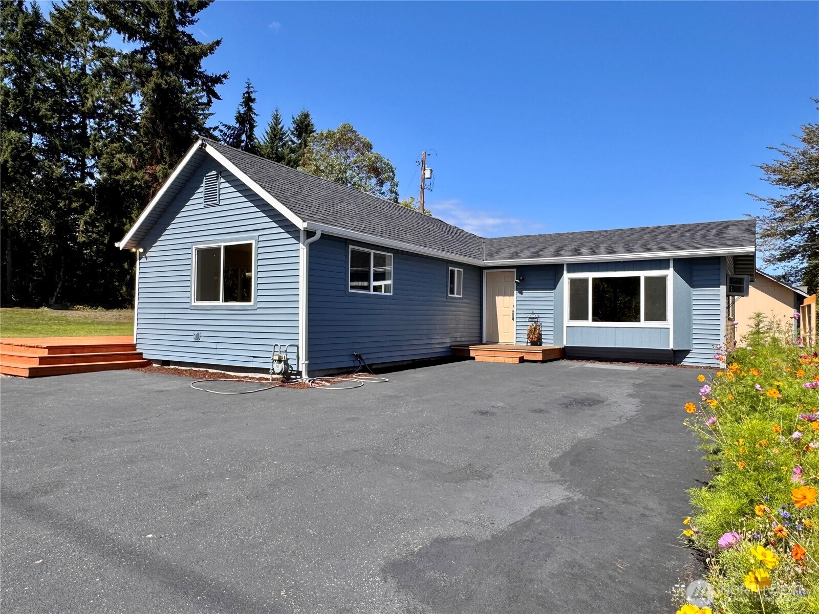 1922 Ne Fir Street Property Photo 1