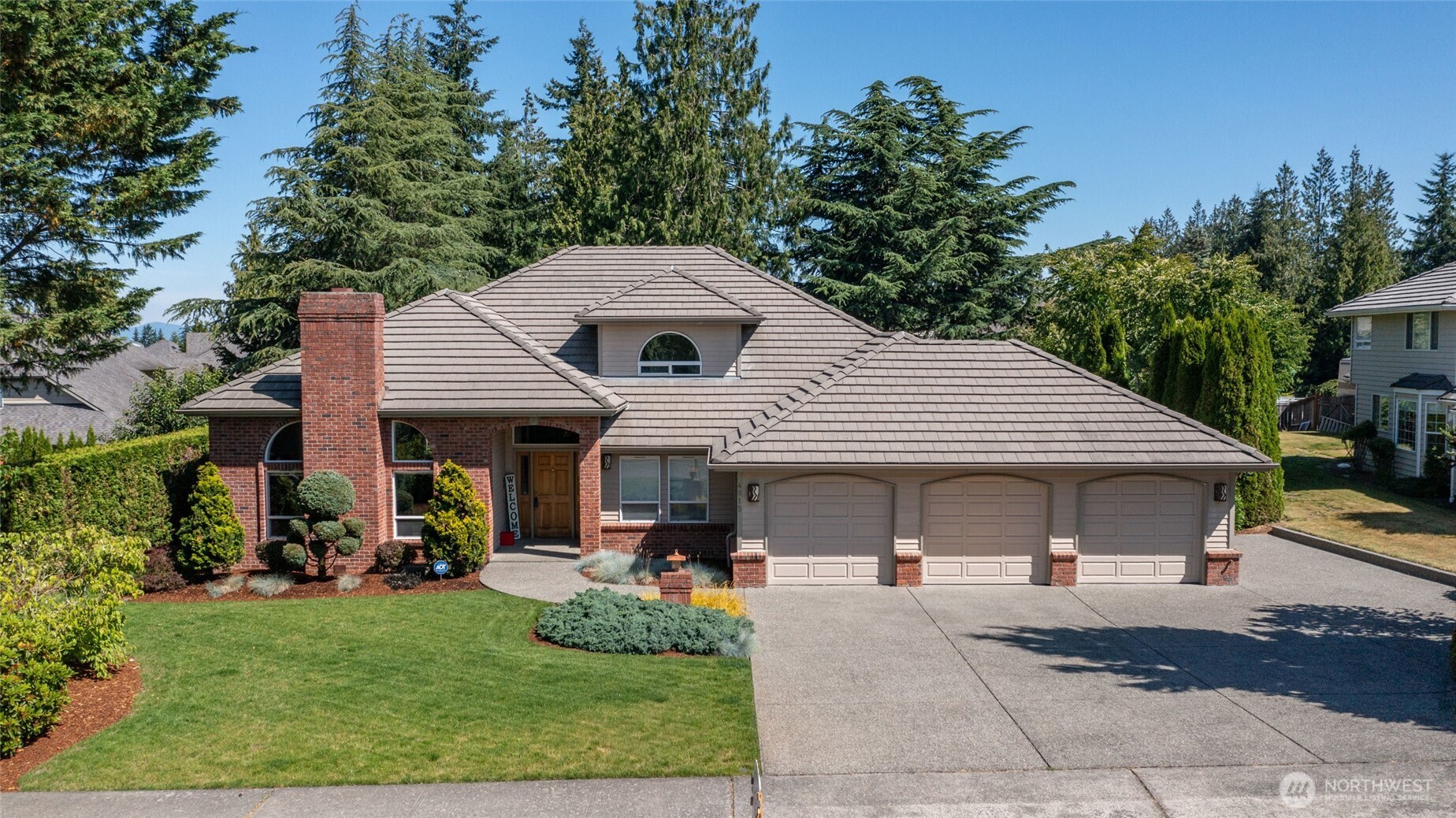 4015 E Broadway Street Property Photo 1