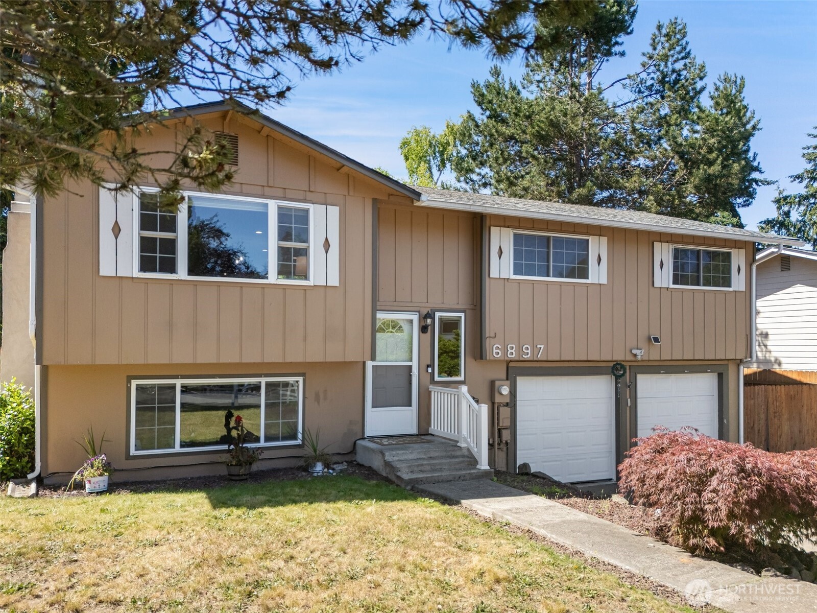 6897 Helena Drive Property Photo 1