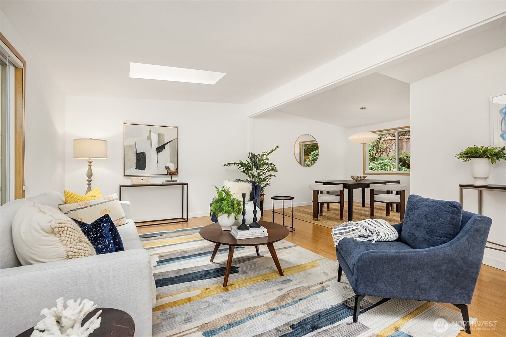 9820 Ne Beach Crest Drive Property Photo 6