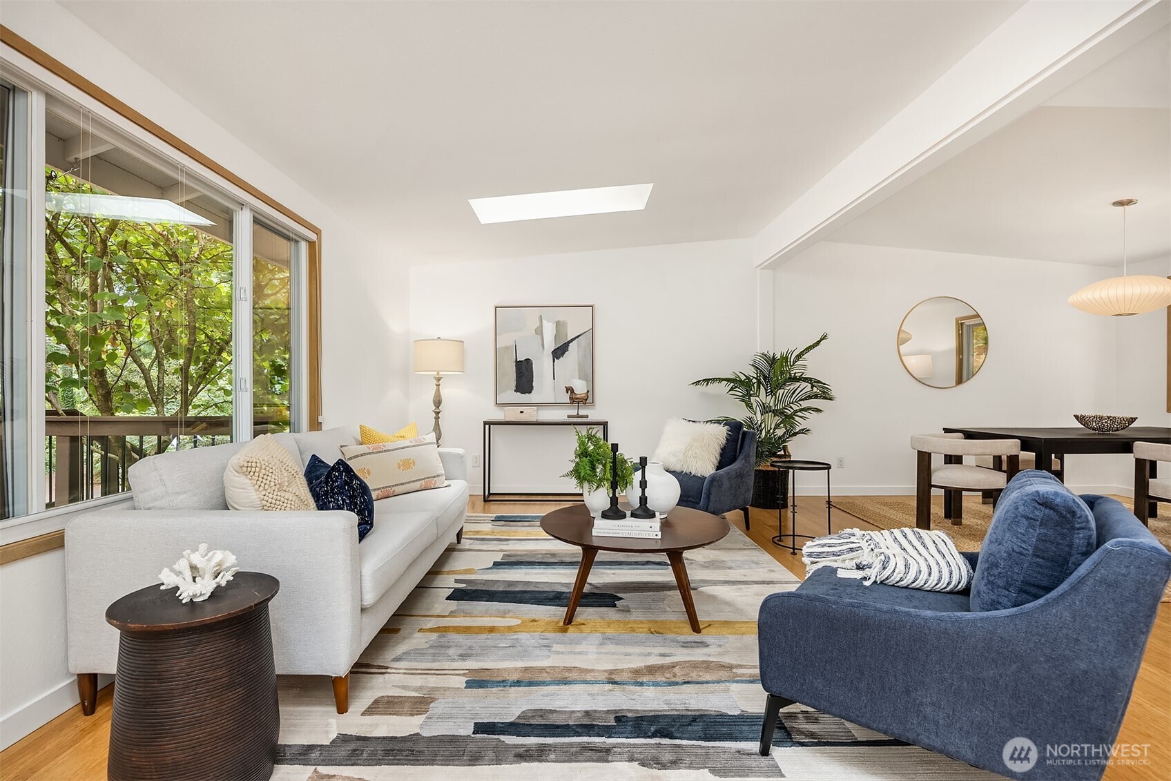 9820 Ne Beach Crest Drive Property Photo 7