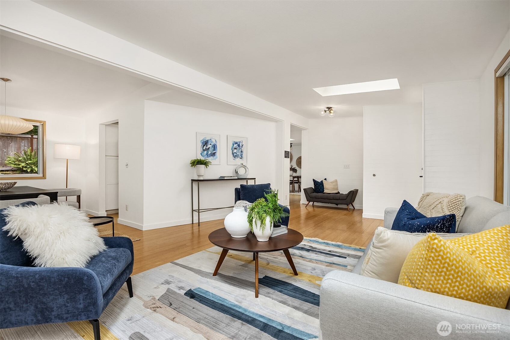 9820 Ne Beach Crest Drive Property Photo 8