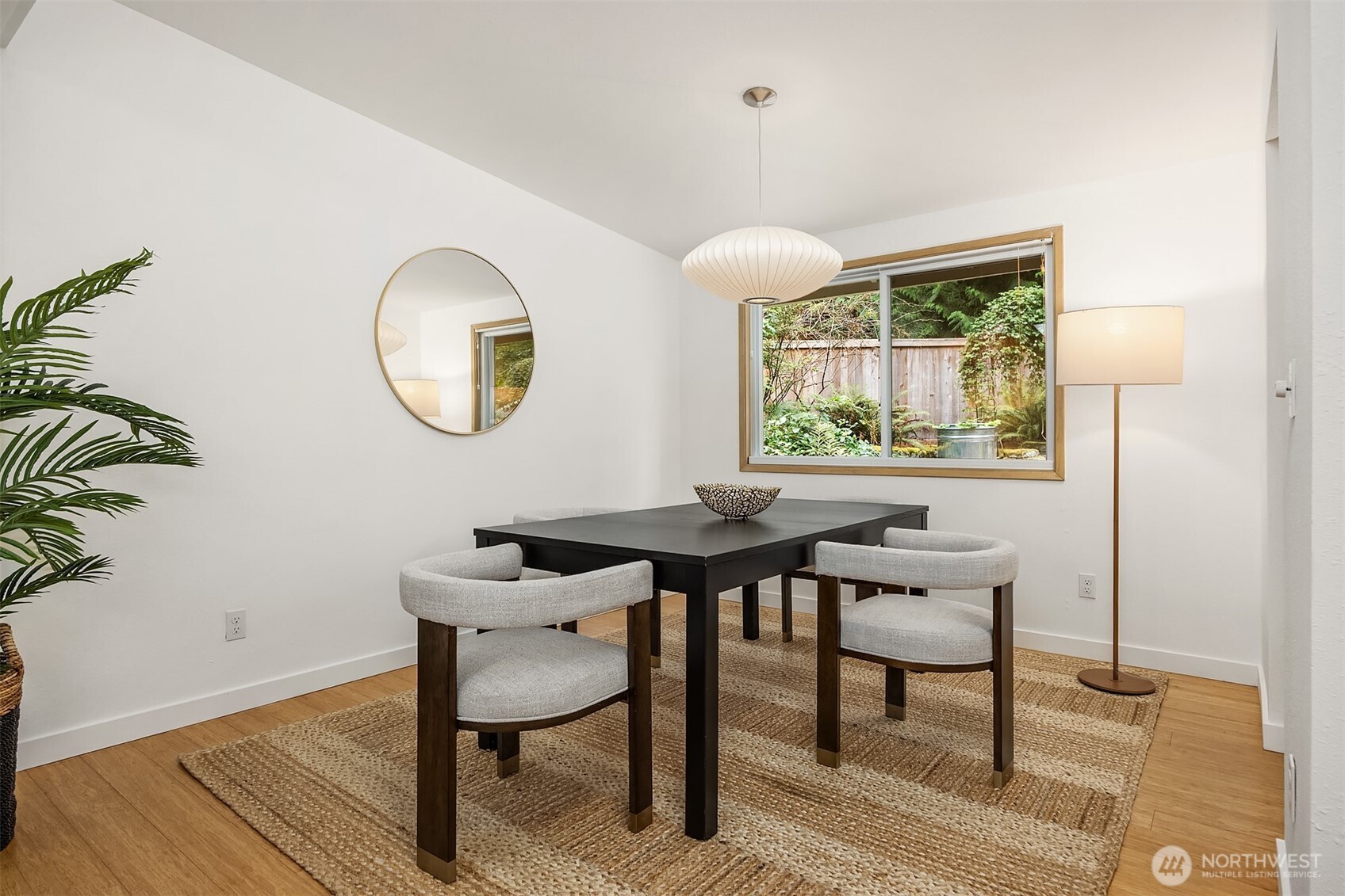 9820 Ne Beach Crest Drive Property Photo 9