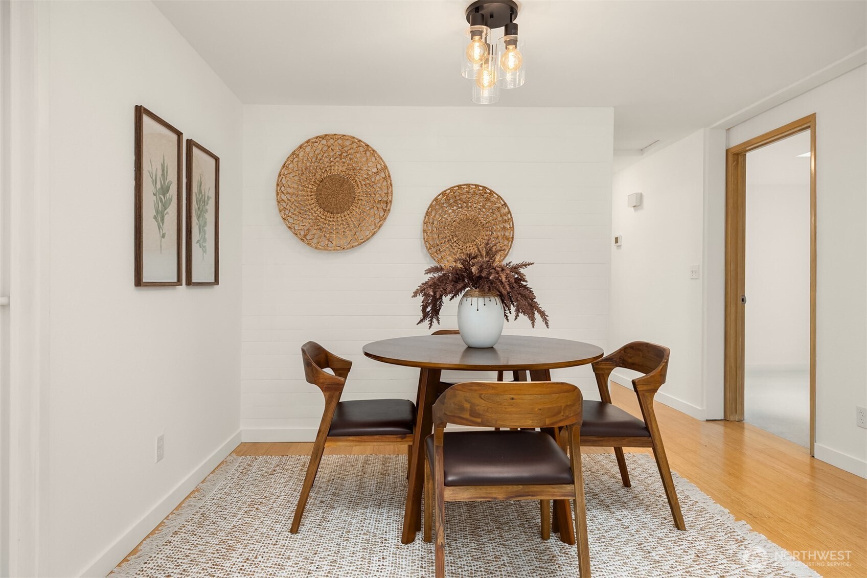 9820 Ne Beach Crest Drive Property Photo 13