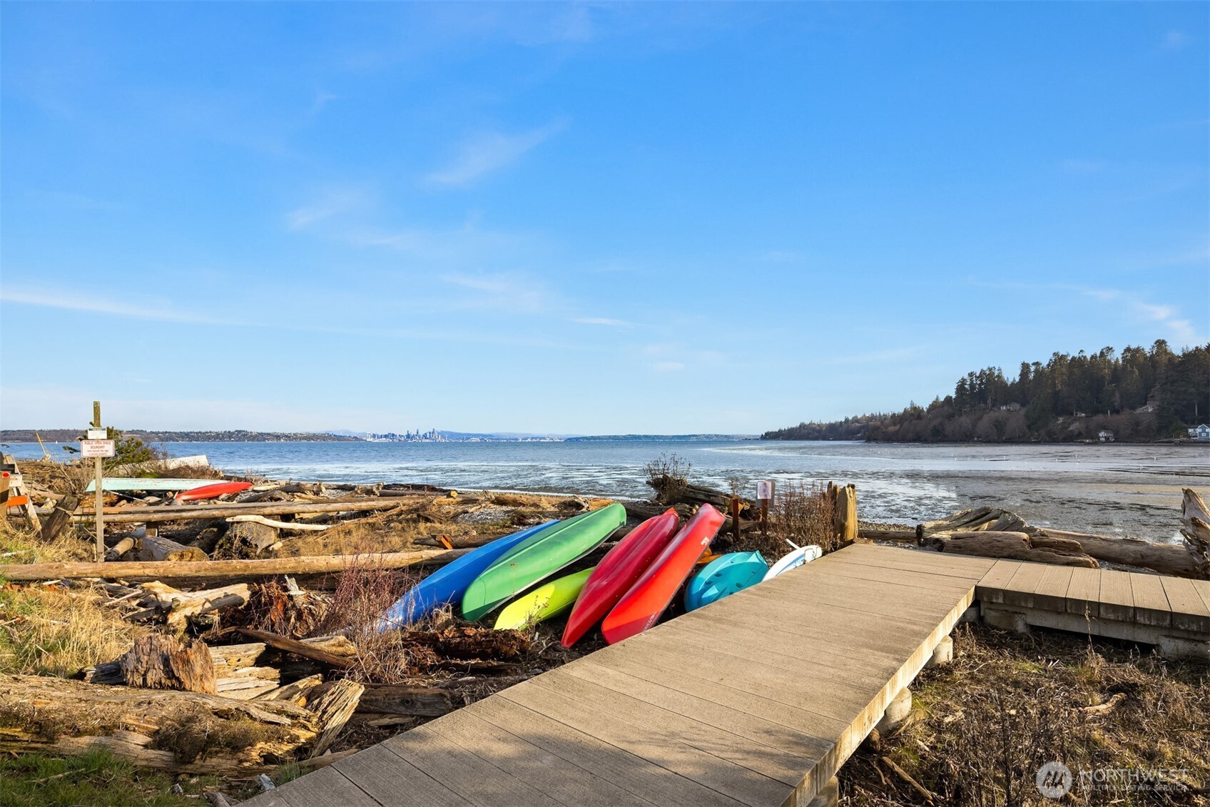 9820 Ne Beach Crest Drive Property Photo 34