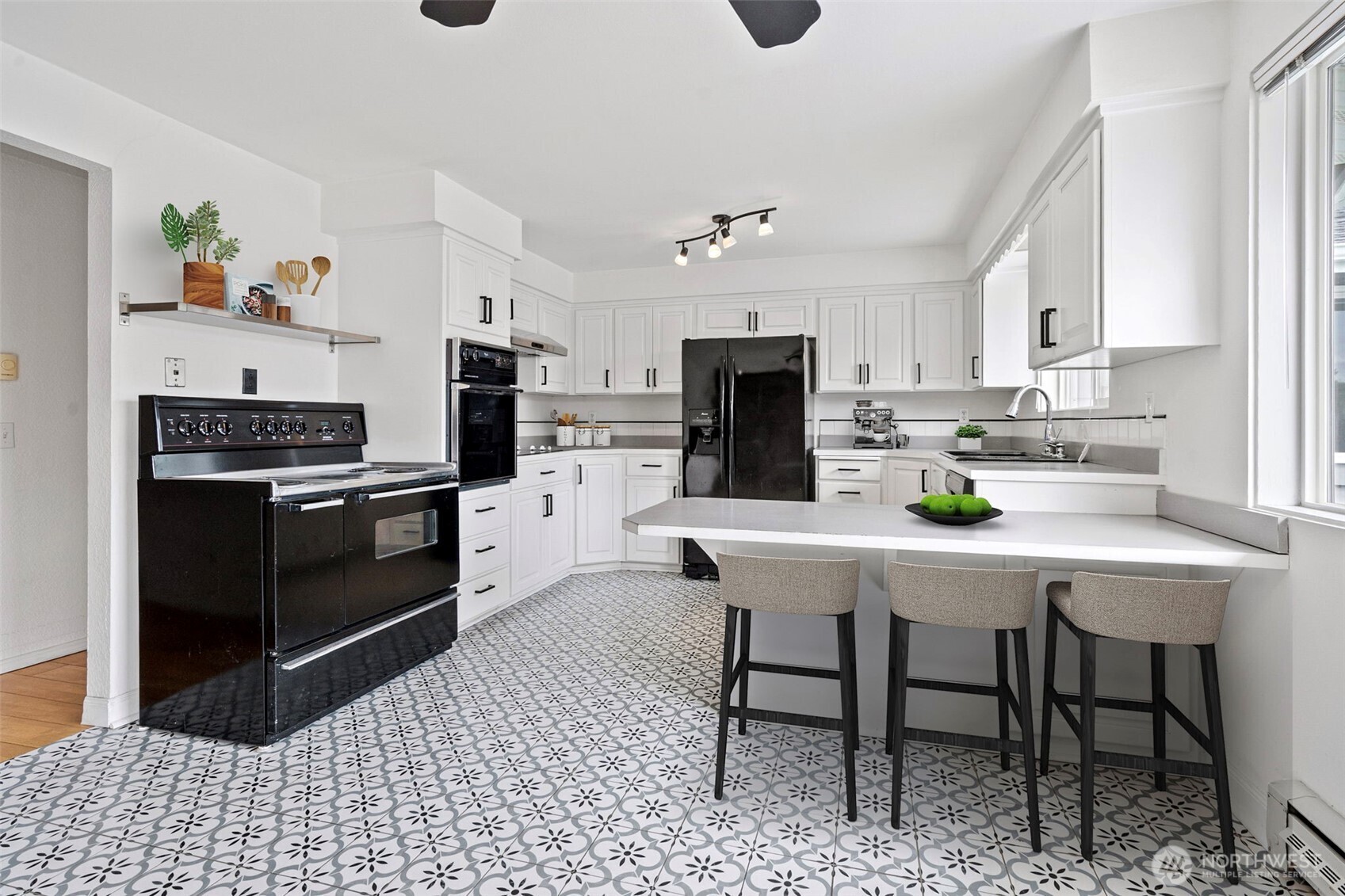 4988 32nd Street Property Photo 3