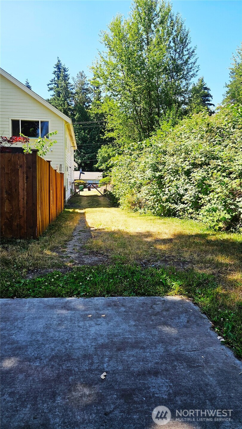 17017 10th Avenue Property Photo 16