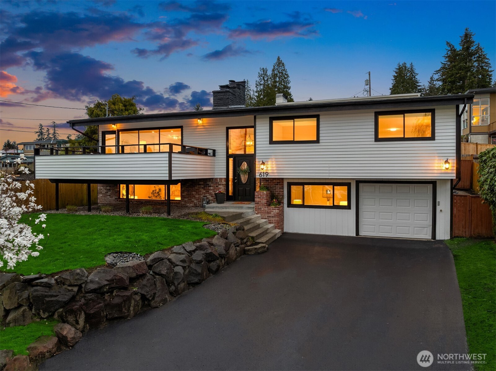 619 8th Avenue Property Photo 1