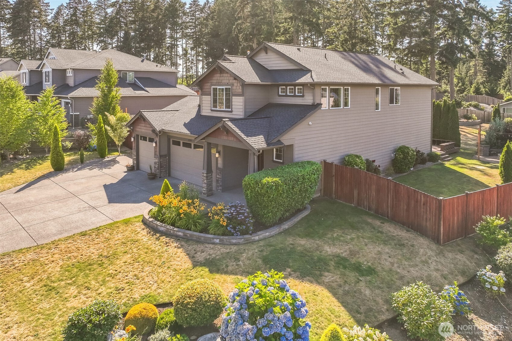 4749 NE Waxwing Court