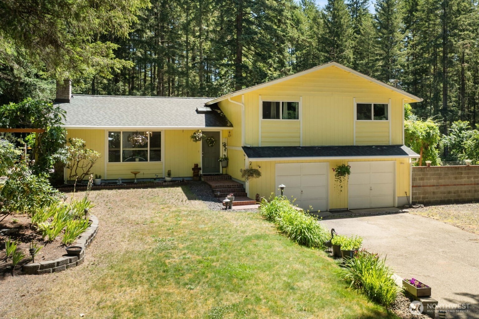 12055 Oakridge Drive Property Photo 1