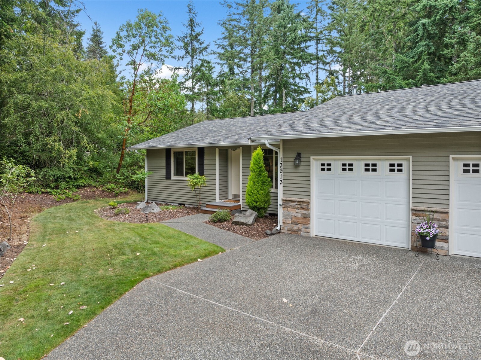 13913 37th Avenue Ct Property Photo 1