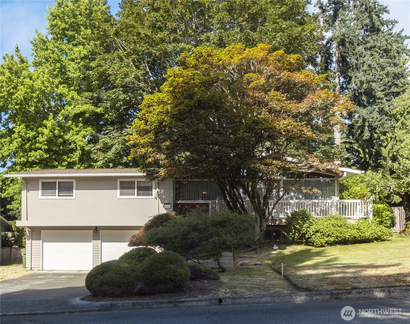 1322 W Mount Dr Property Photo 1