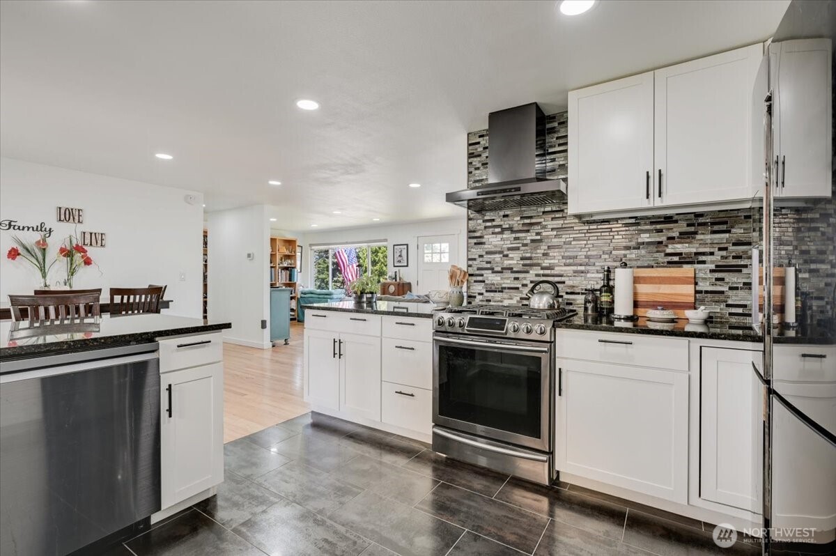 701 Mountain View Drive Property Photo 8