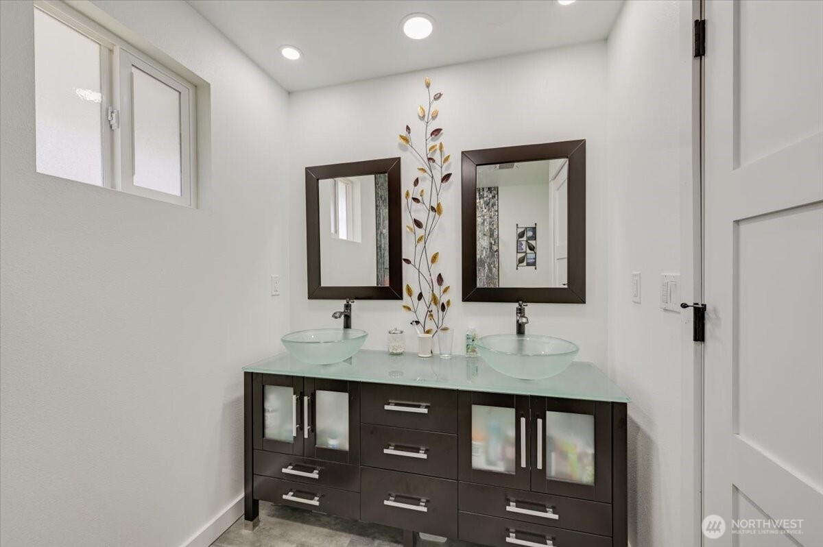 701 Mountain View Drive Property Photo 14