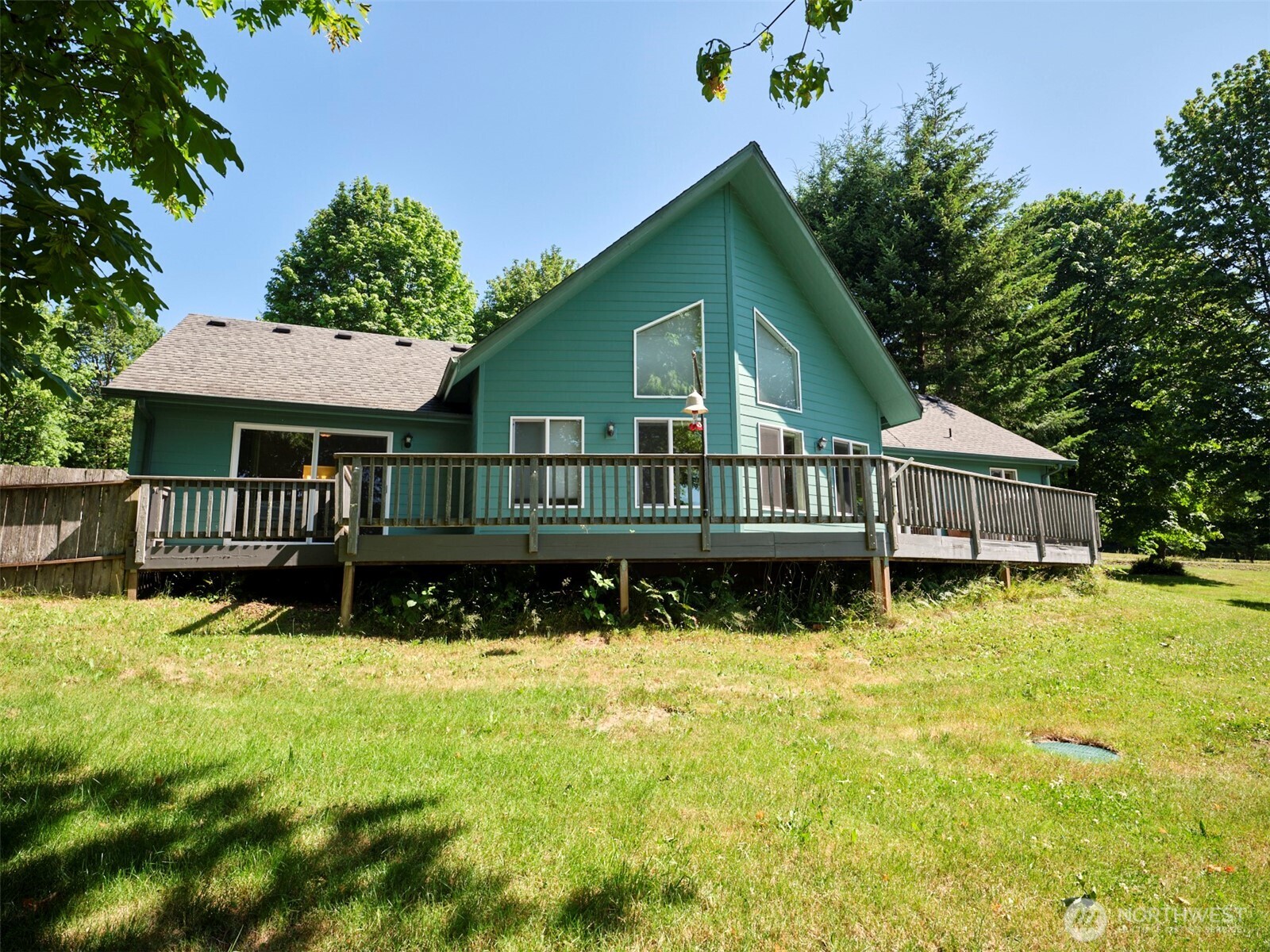185 Coronet Drive Property Photo 1