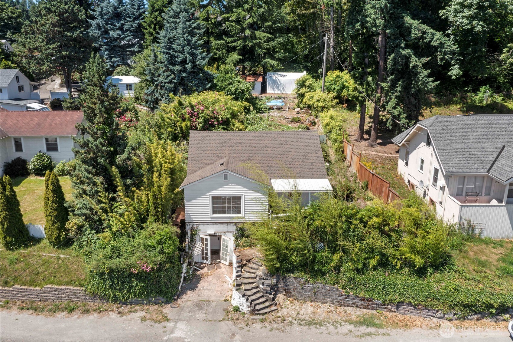 7119 Pacific Highway Property Photo 1