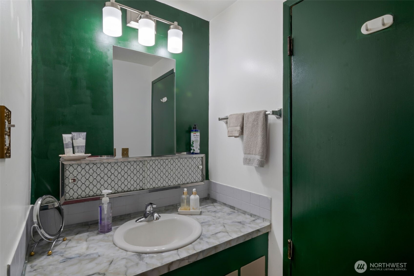 967 Donald Avenue Property Photo 19