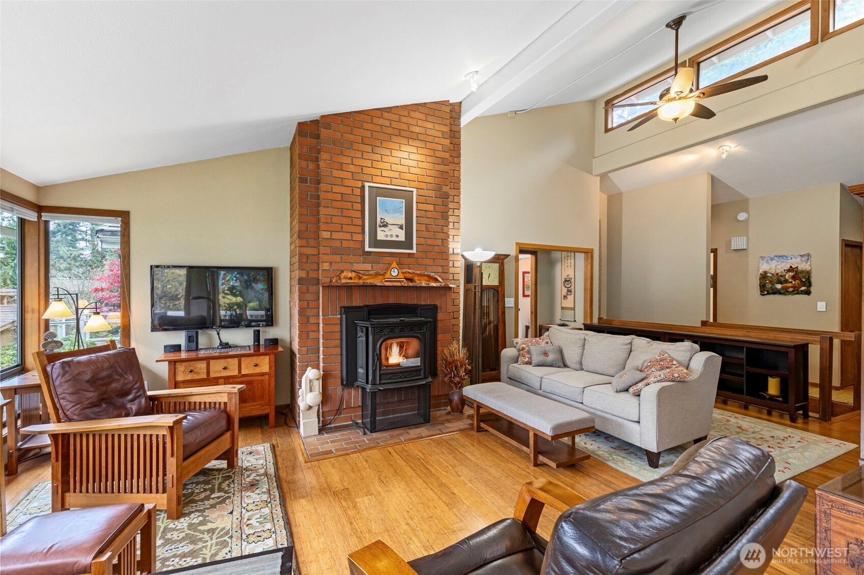 190 Bluffs Dr 1 Property Photo 3