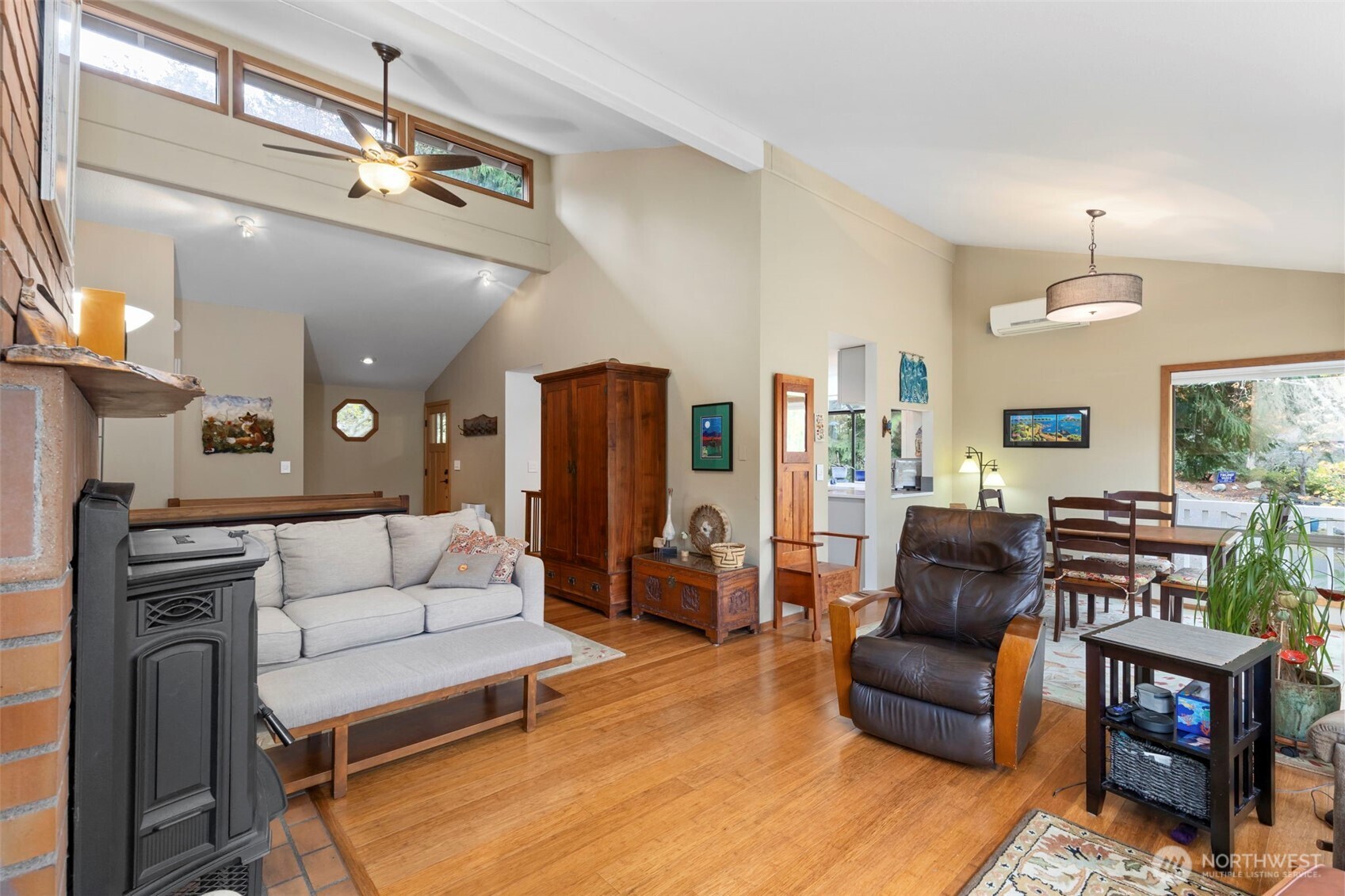 190 Bluffs Dr 1 Property Photo 6