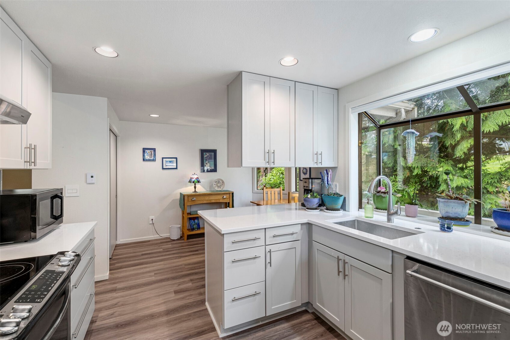 190 Bluffs Dr 1 Property Photo 12