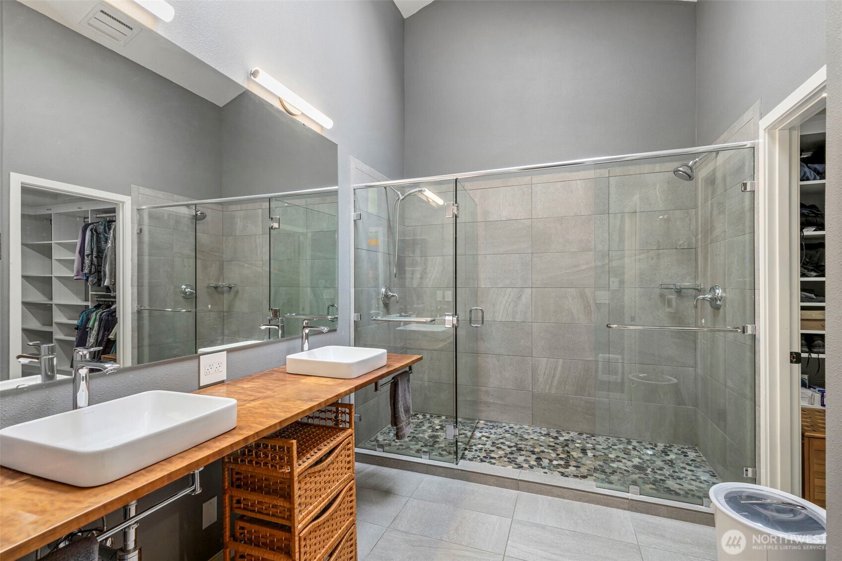 190 Bluffs Dr 1 Property Photo 19