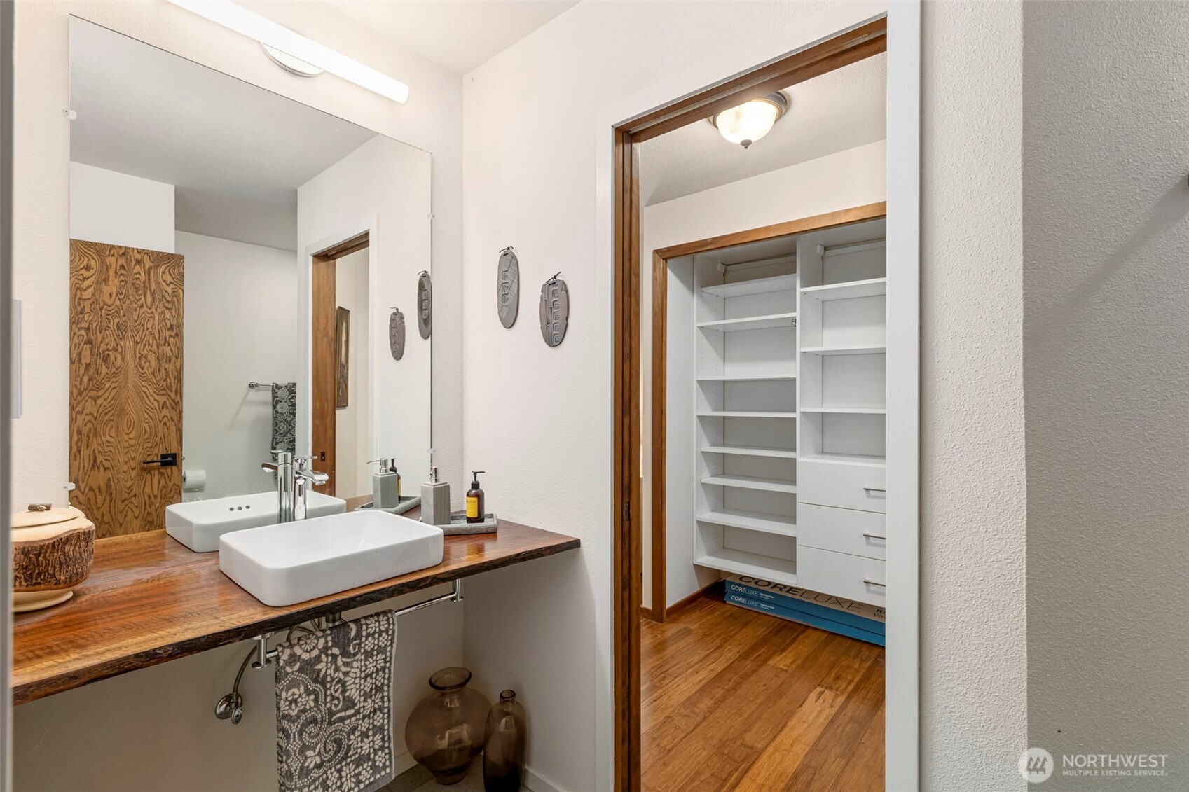 190 Bluffs Dr 1 Property Photo 24