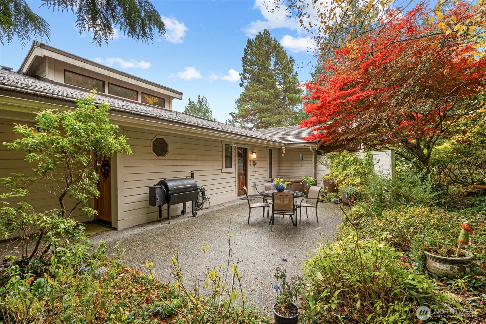 190 Bluffs Dr 1 Property Photo 28