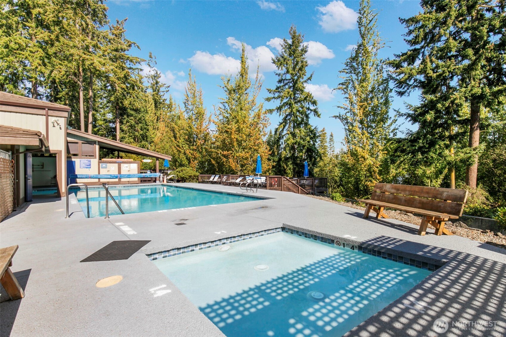 190 Bluffs Dr 1 Property Photo 32