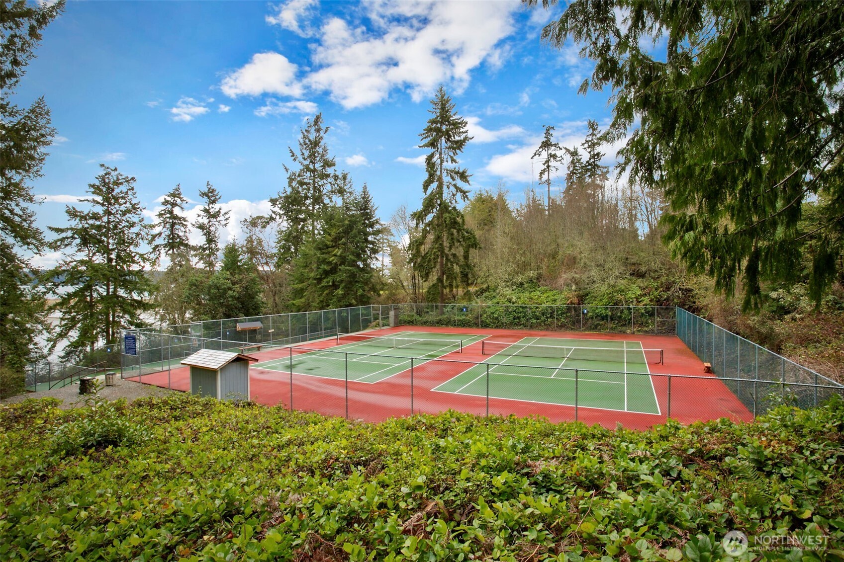 190 Bluffs Dr 1 Property Photo 33