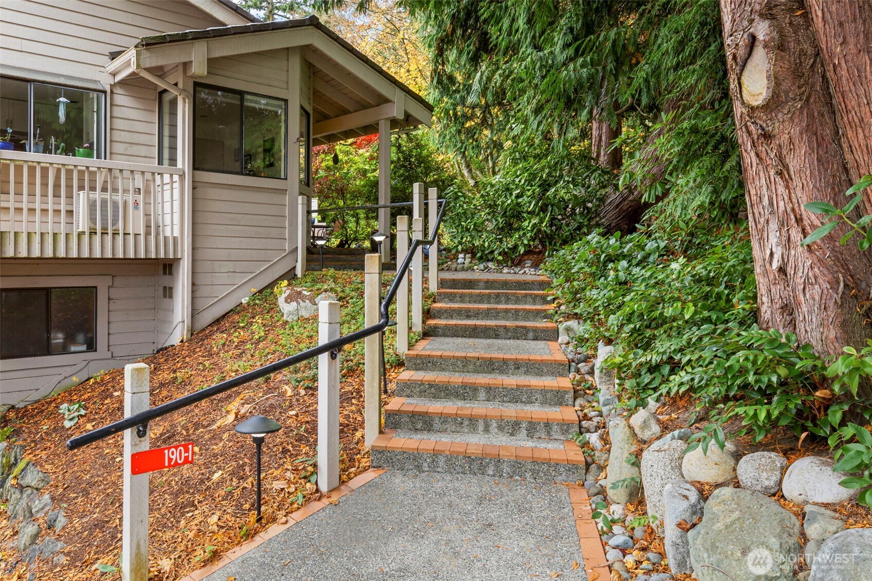 190 Bluffs Dr 1 Property Photo 38