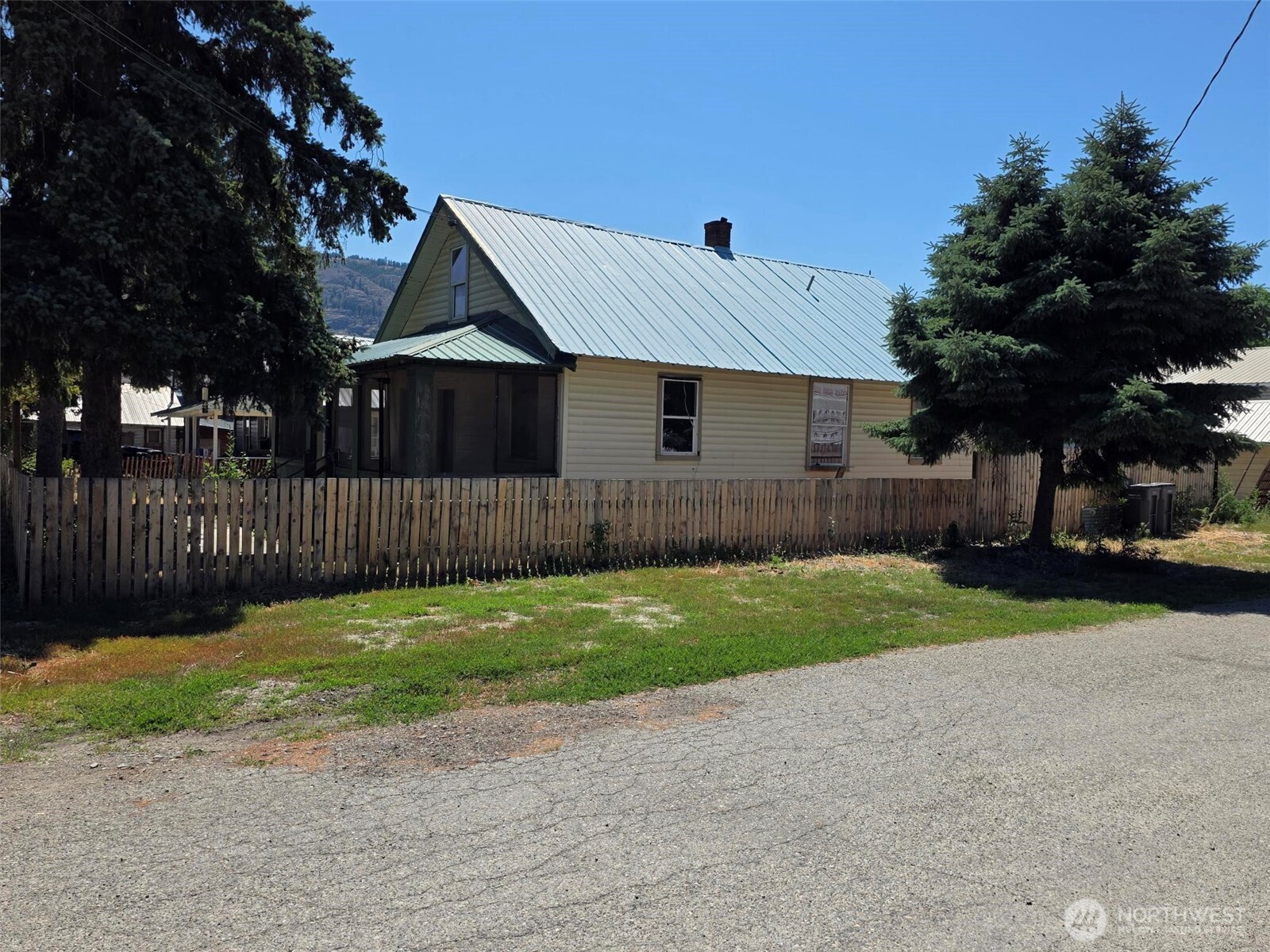 322 14th Avenue Property Photo 1