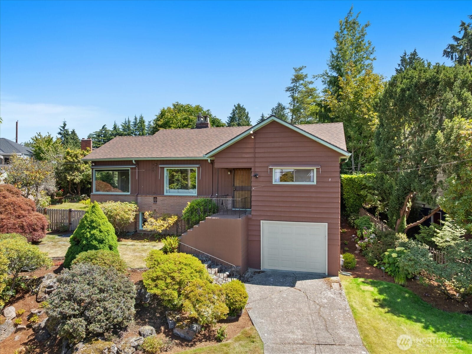 9526 28th Avenue Property Photo 1