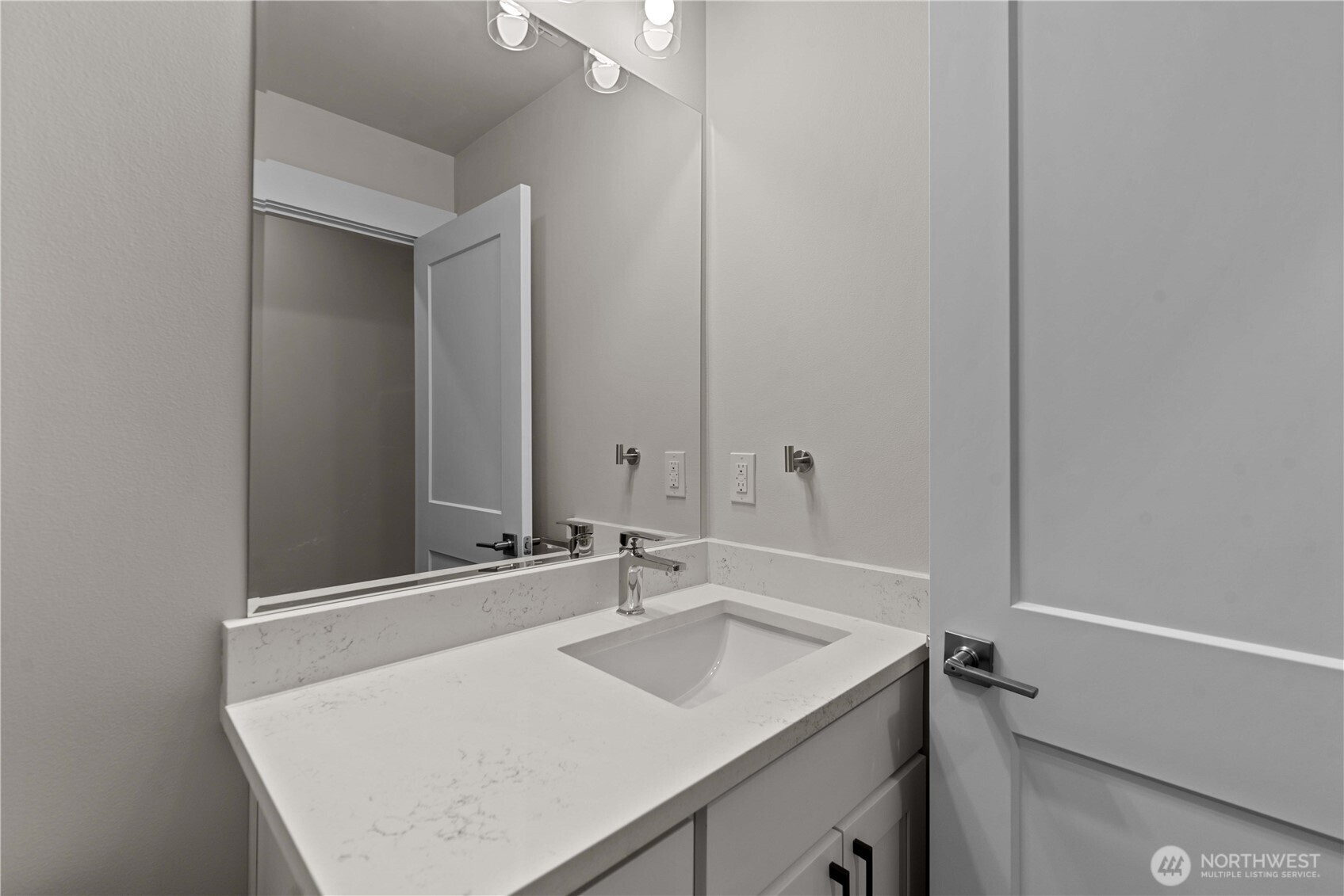 1030 Finch Lane D2 Property Photo 13