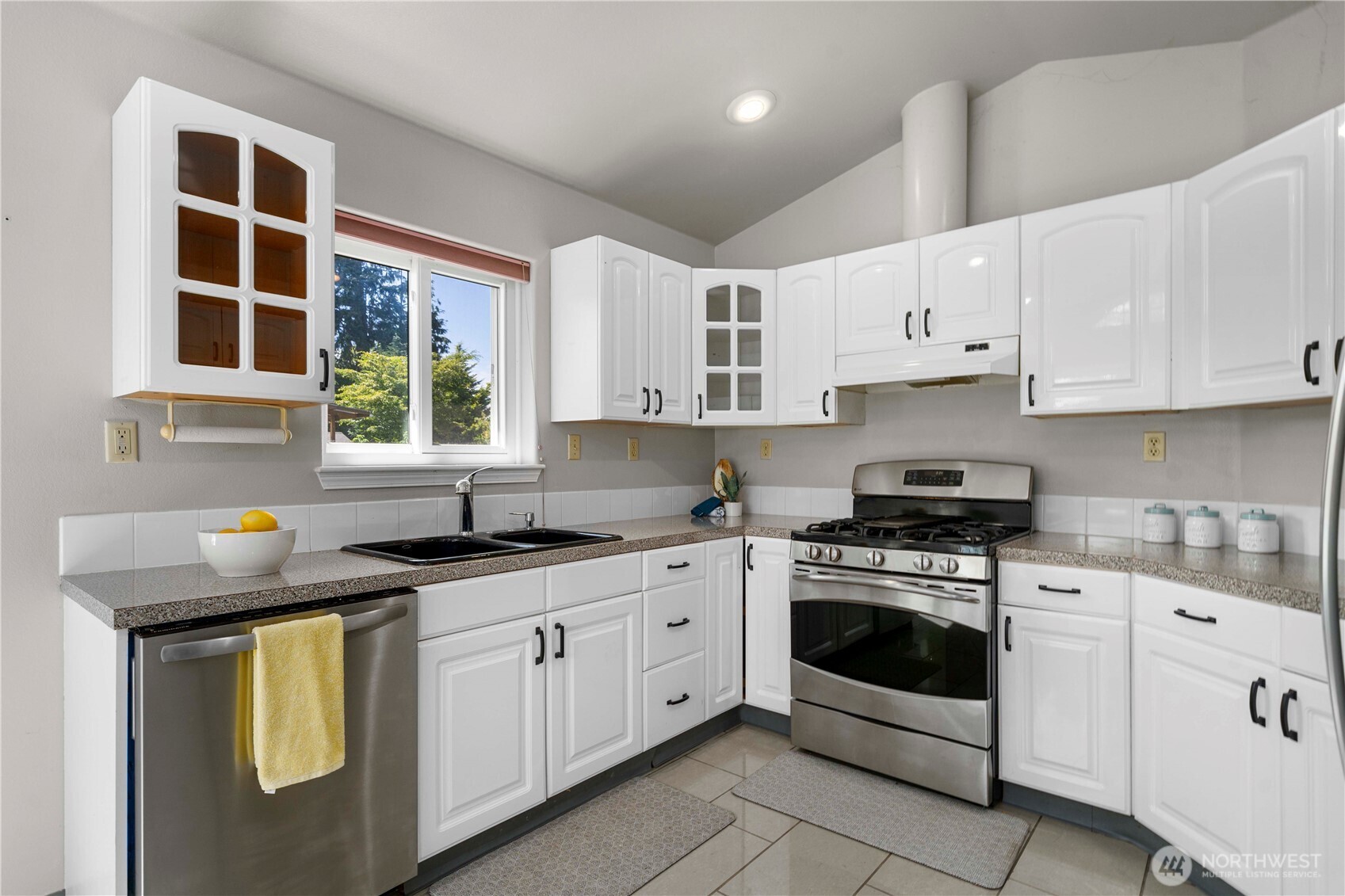 21846 Se 271st Street Property Photo 5