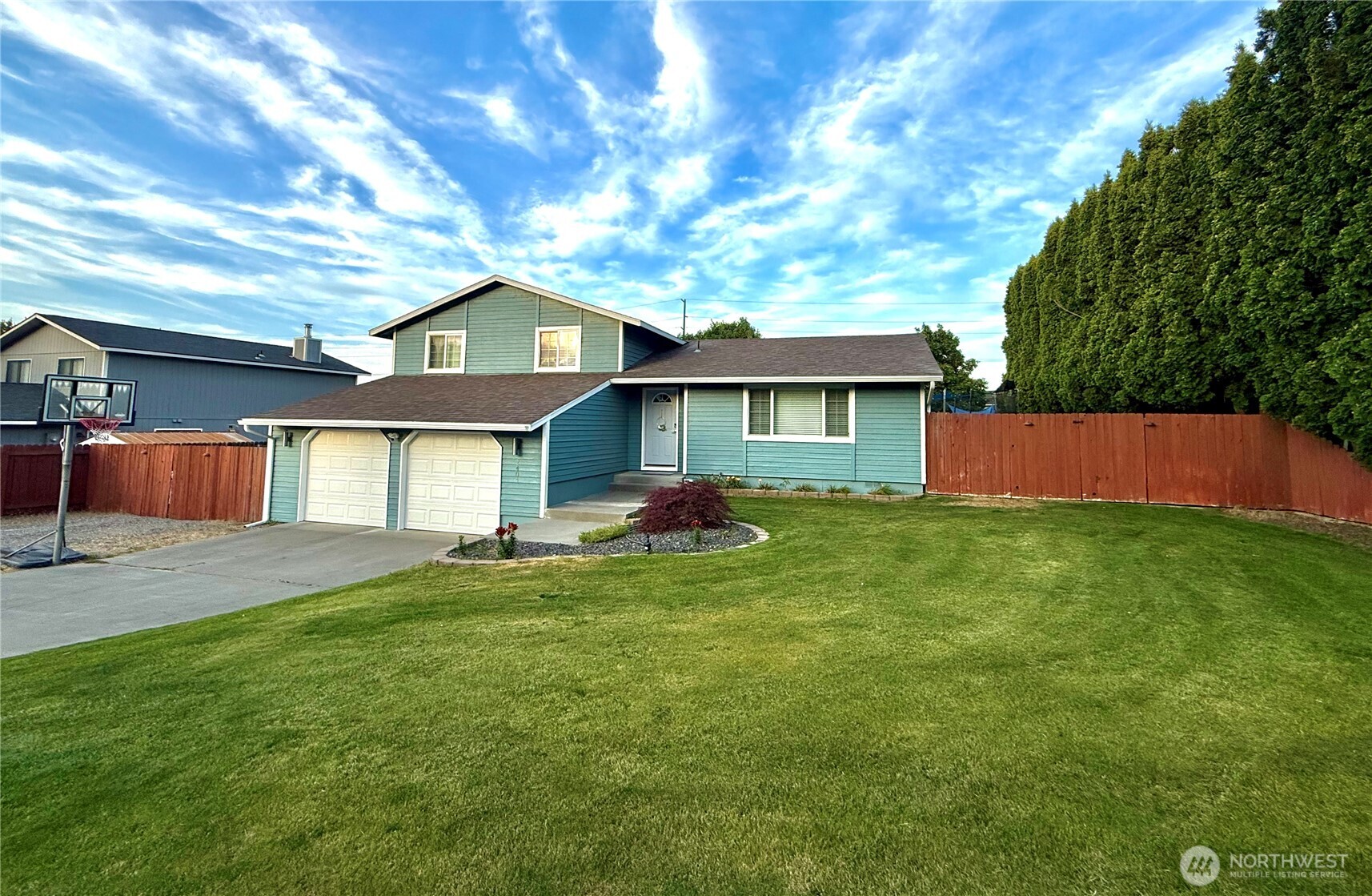 2404 Mark Avenue Property Photo 1