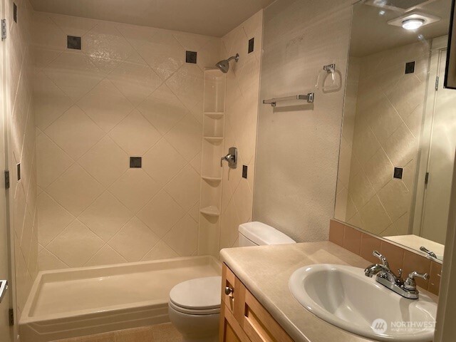 9805 Avondale Road T254 Property Photo 10