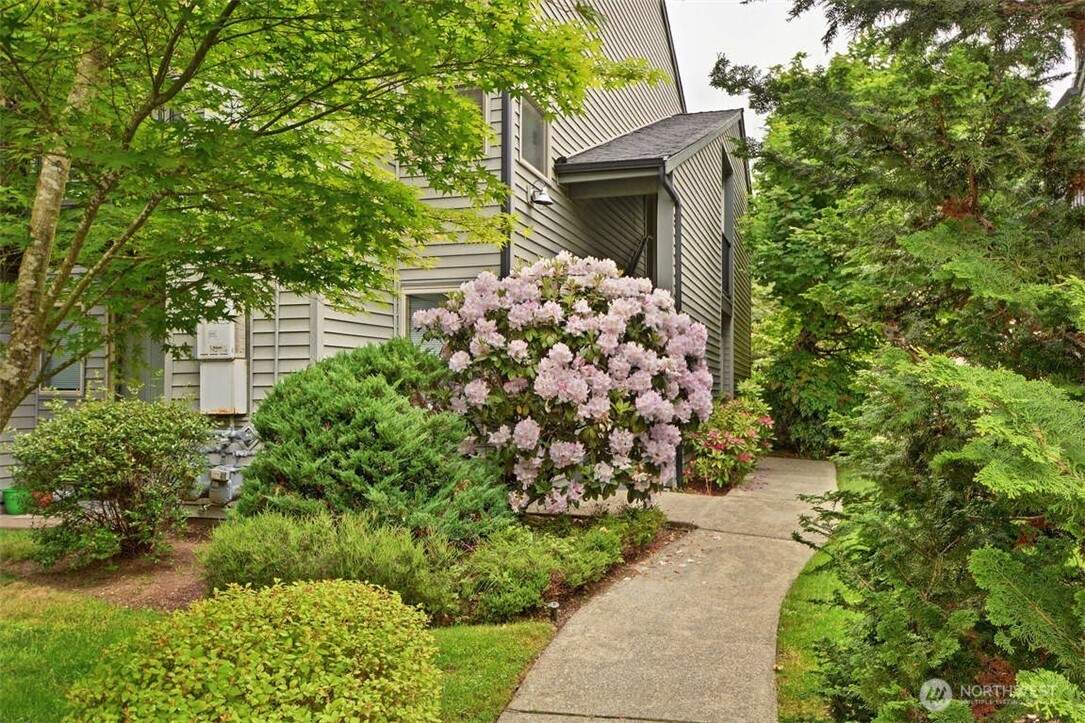 9805 Avondale Road T254 Property Photo 15