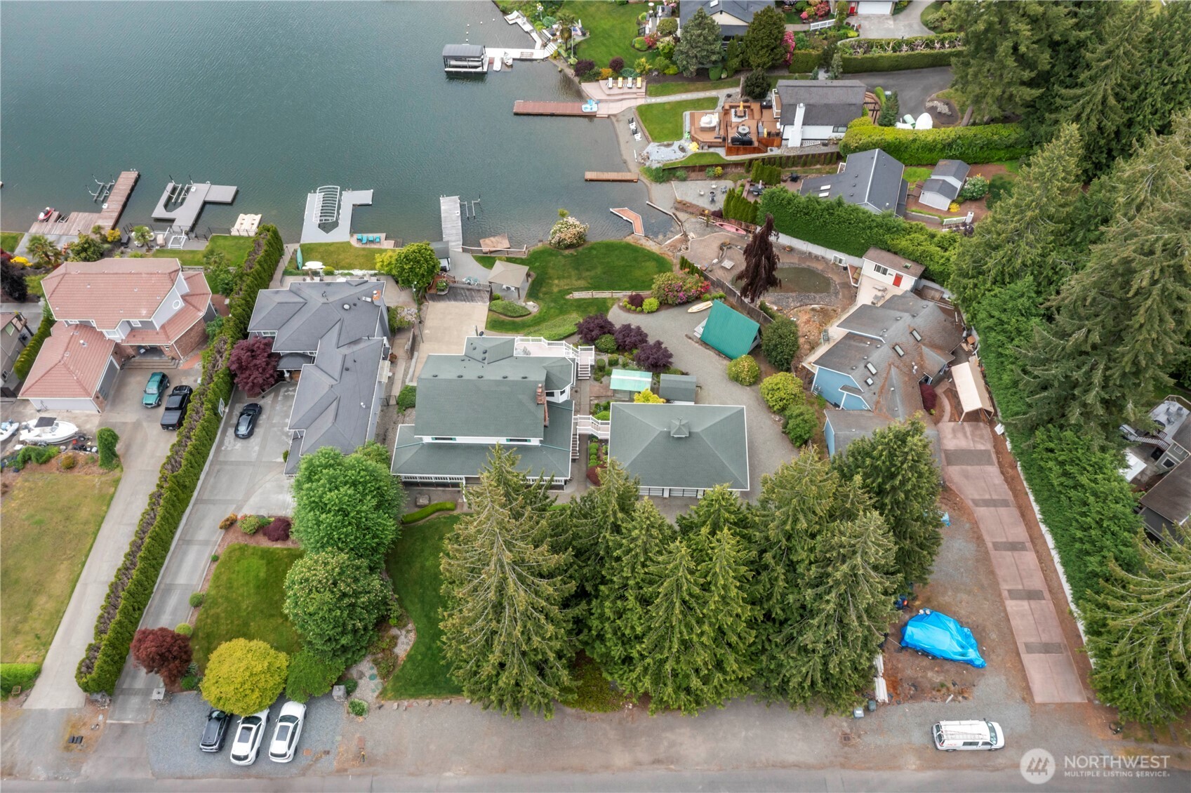 4217 Lakeridge Dr East Property Photo 3