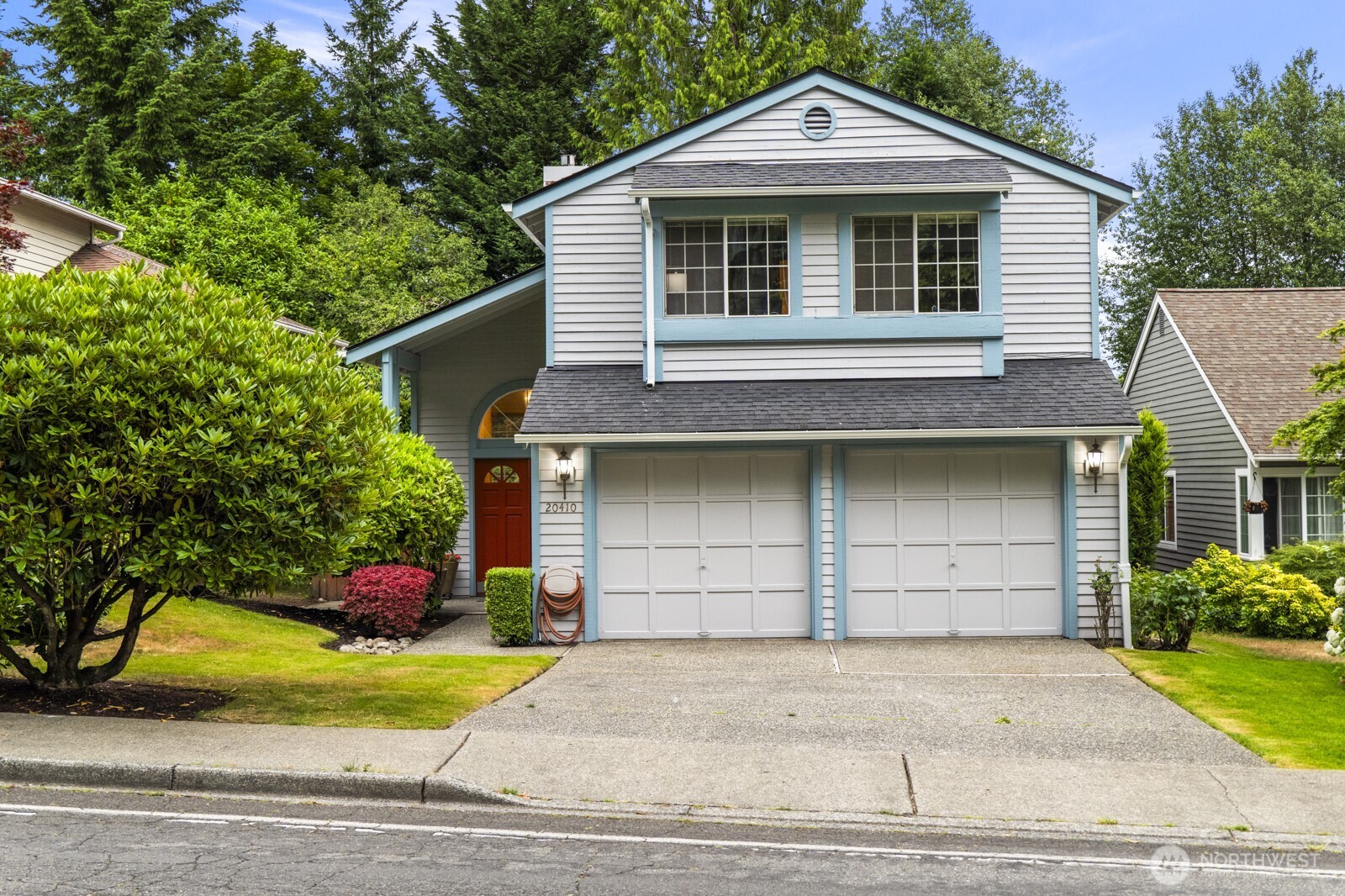 20410 Hollyhills Drive Property Photo 1