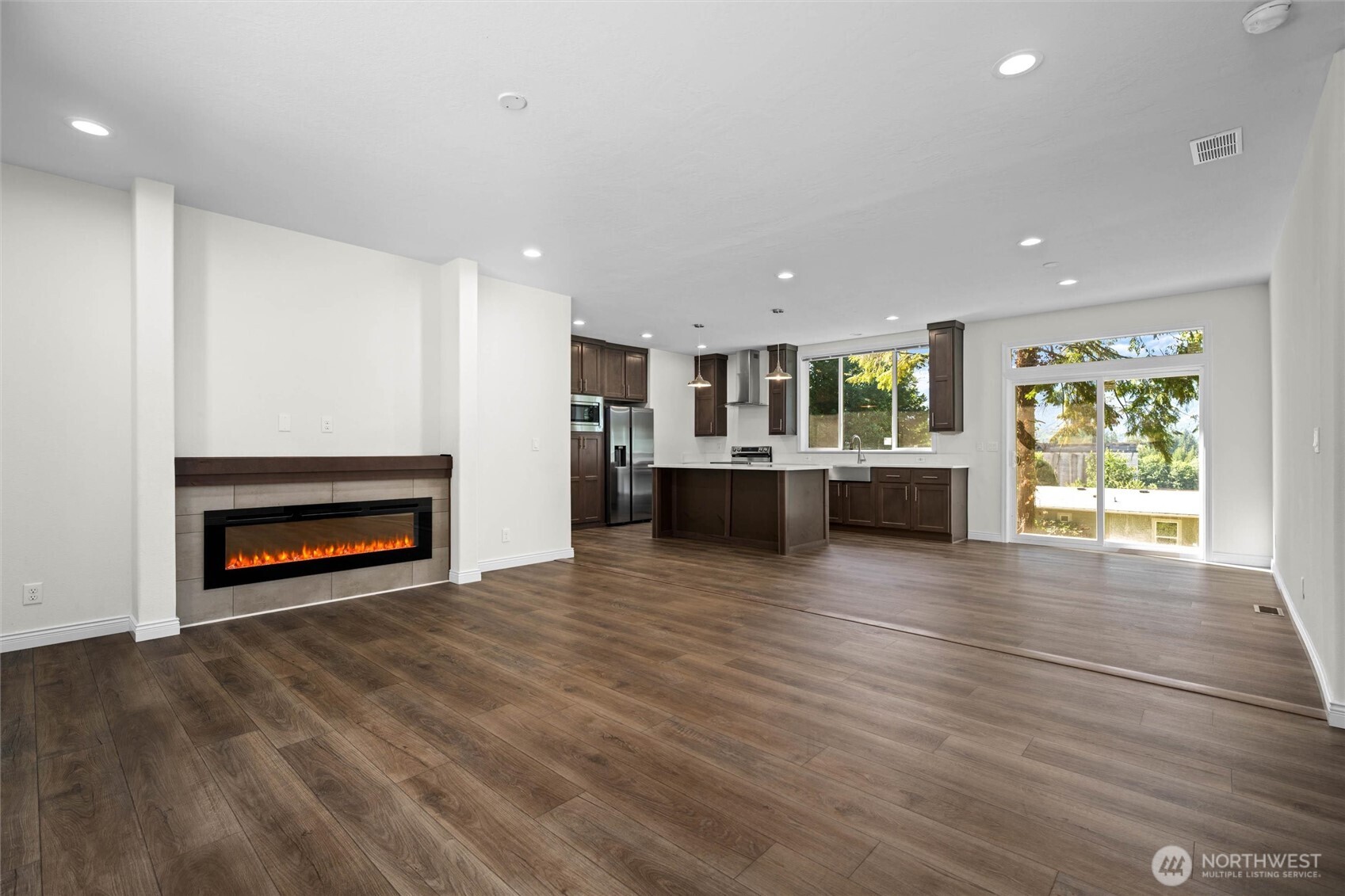 45332 Limestone Street Property Photo 8