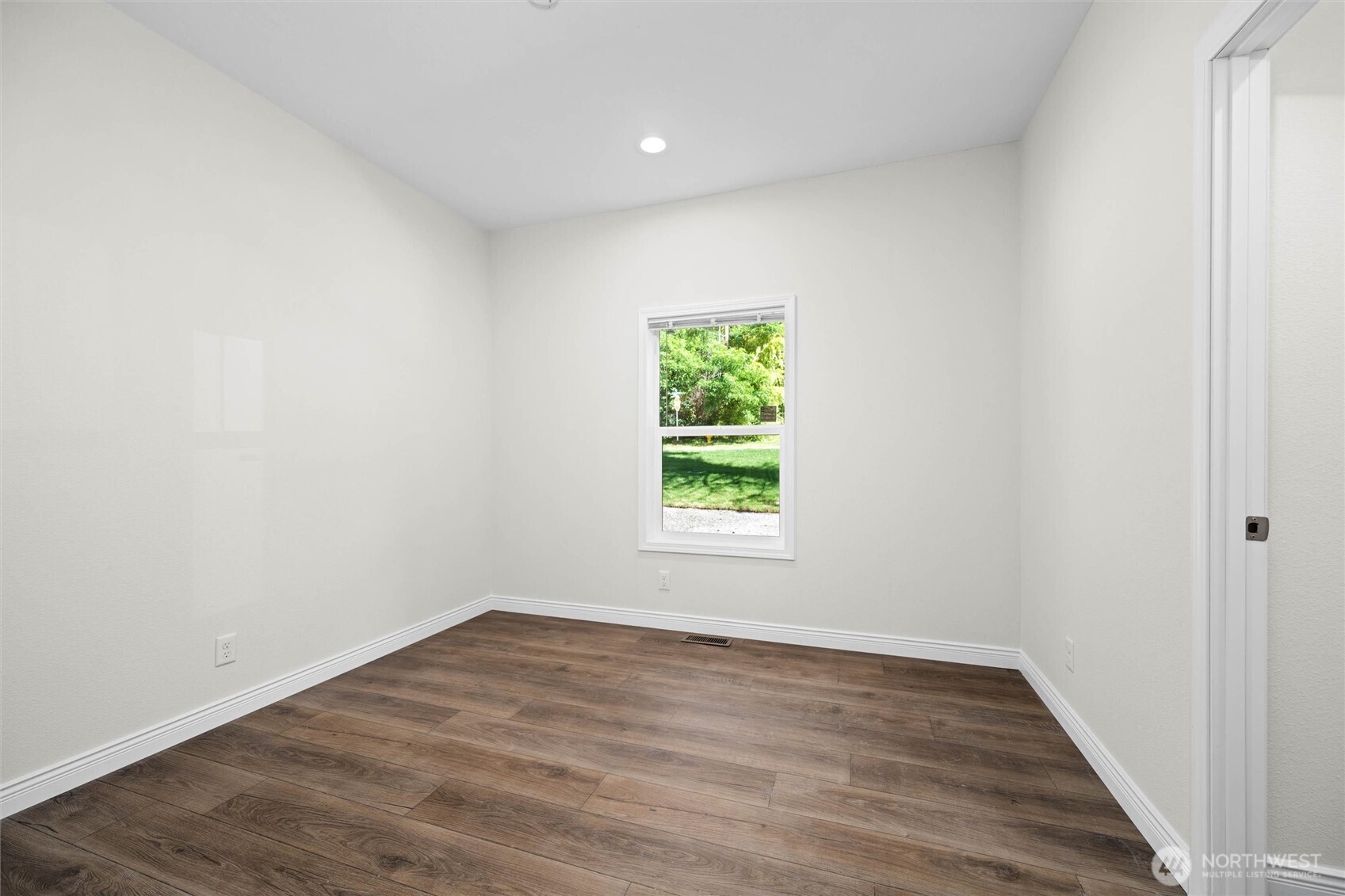 45332 Limestone Street Property Photo 29