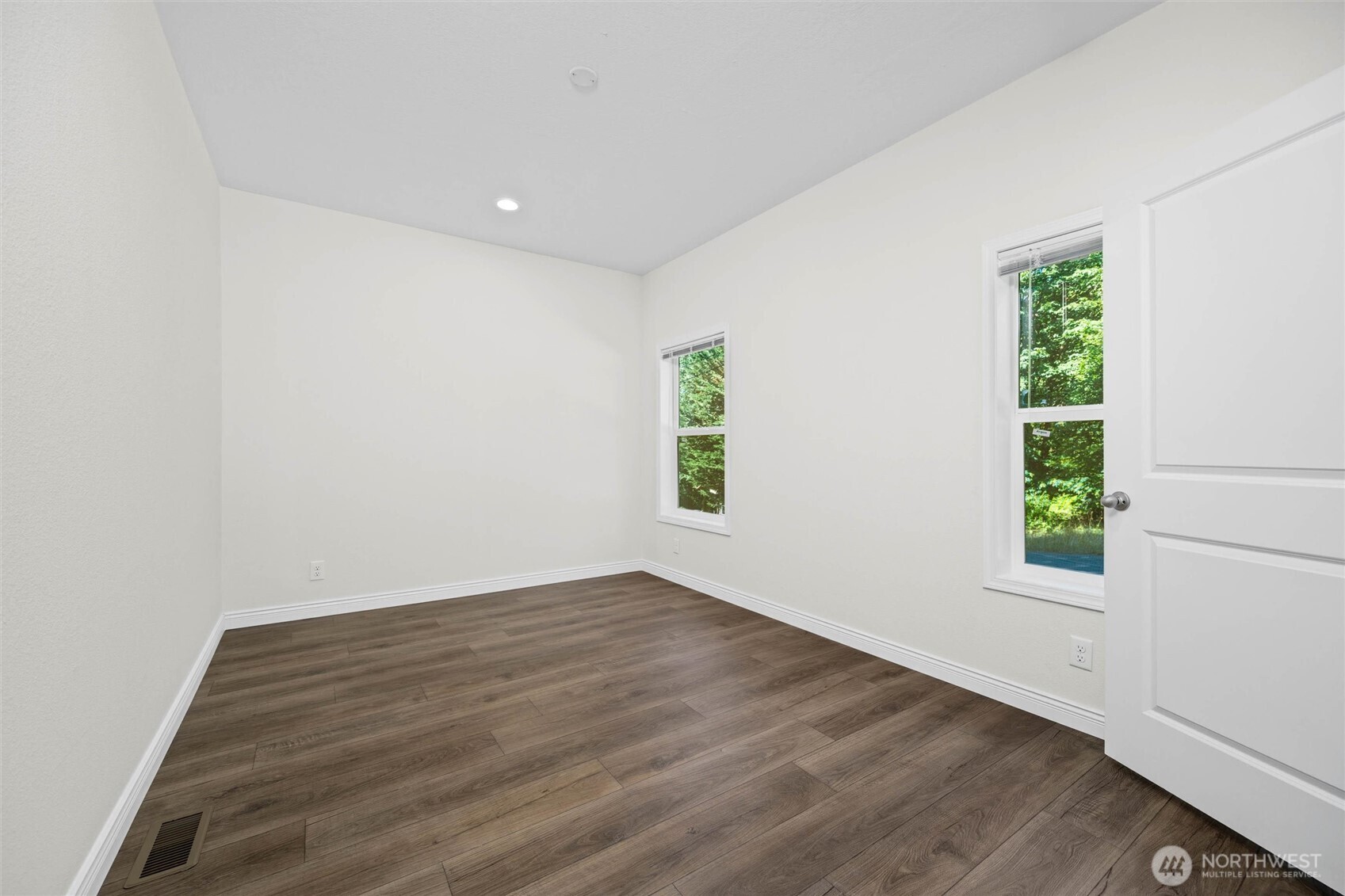 45332 Limestone Street Property Photo 31