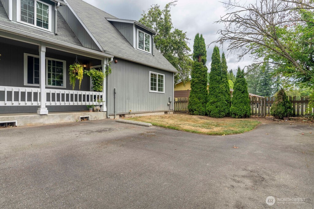 1088 Beach D Property Photo 1