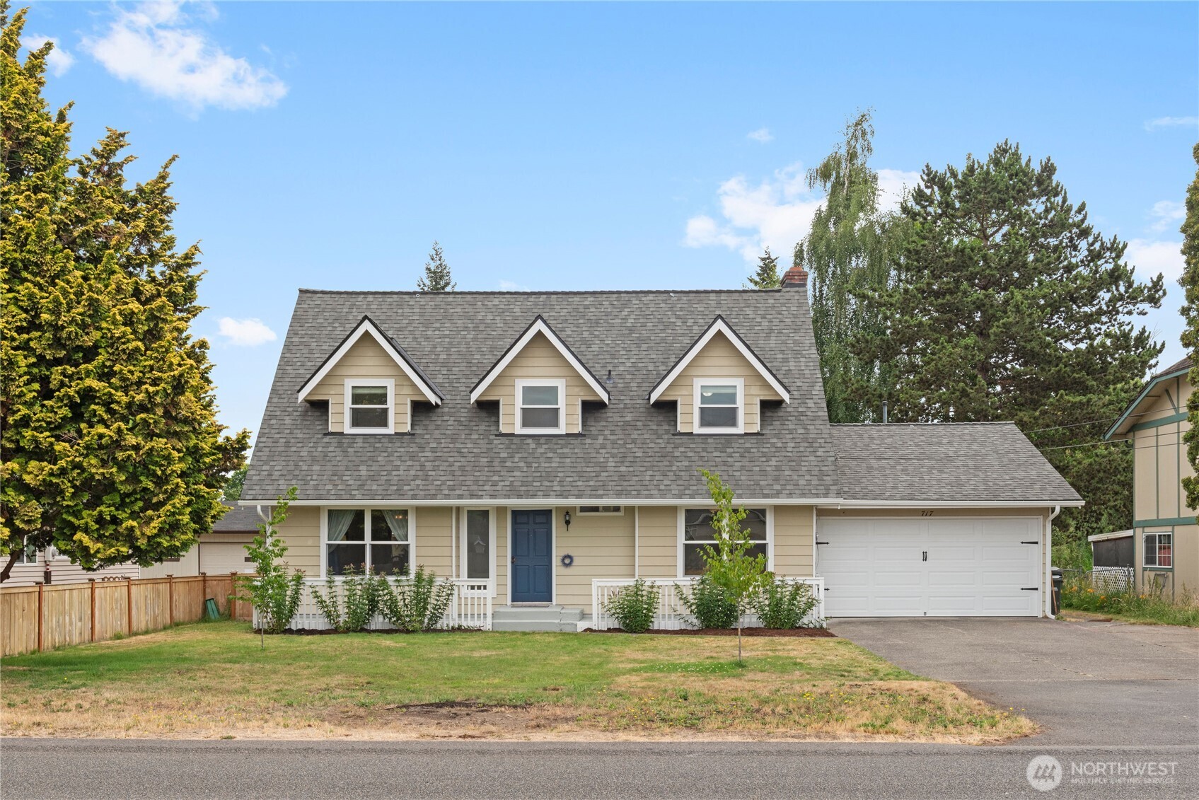 717 16th Street Property Photo 1