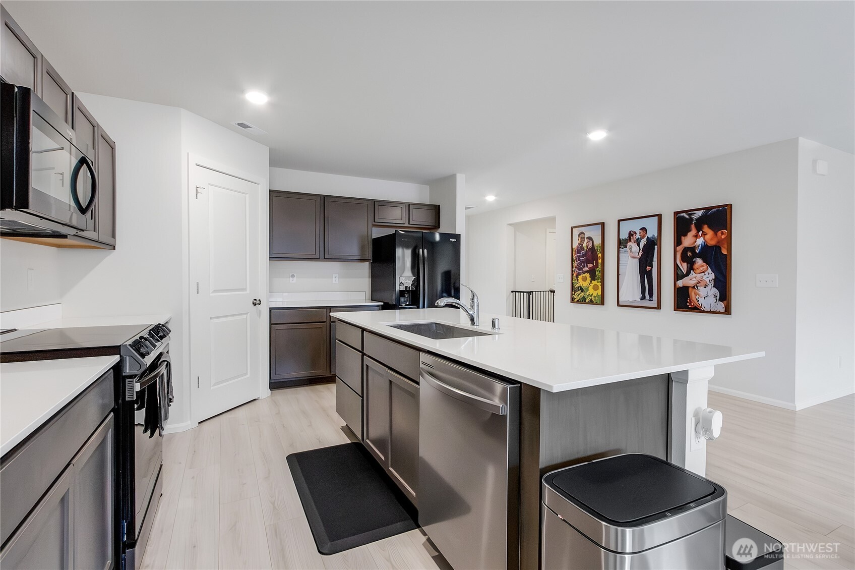 9209 Candytuft Drive Property Photo 3