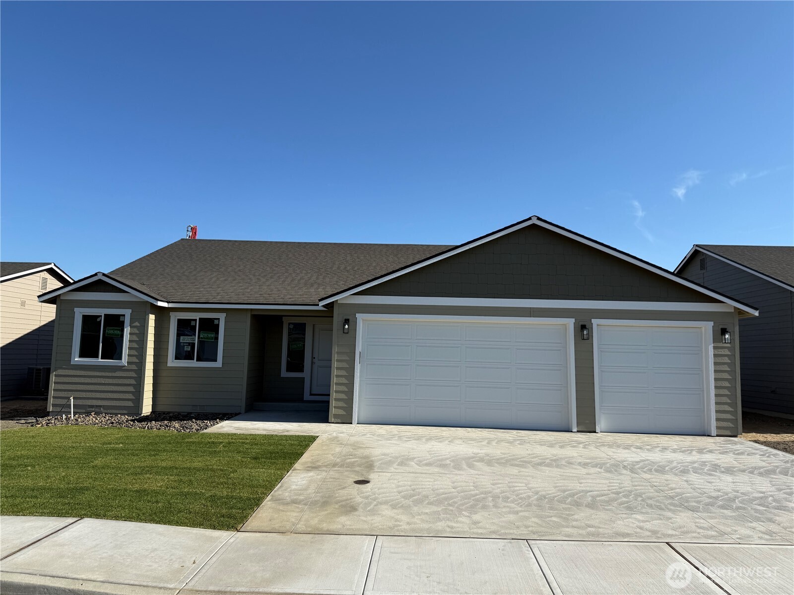 2405 Noah Street Property Photo 1