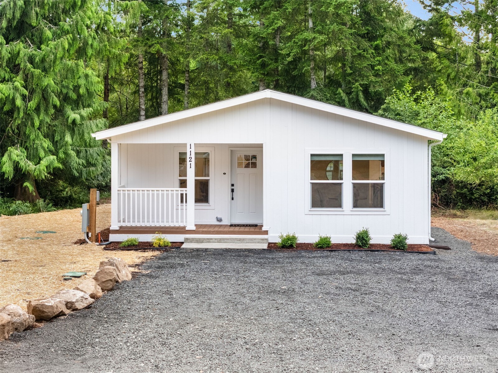 1121 E Lakeshore Drive Property Photo 1