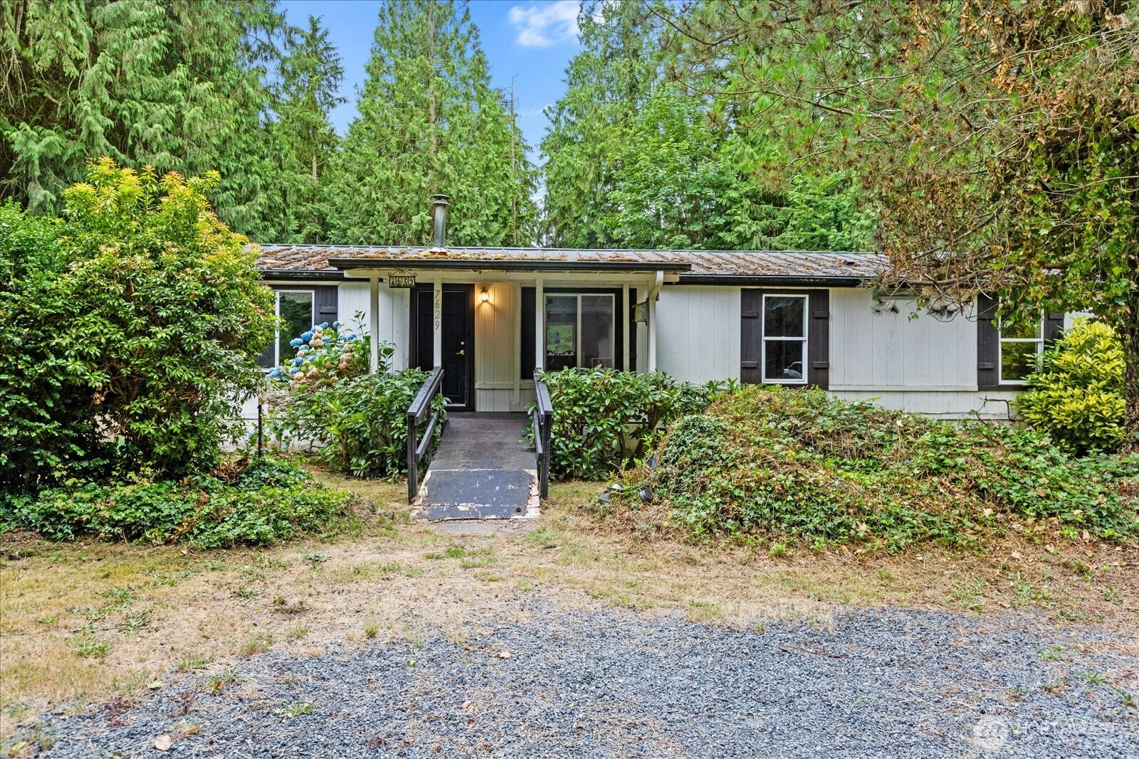 7629 20th Drive Property Photo 1